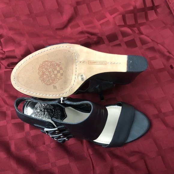 Vince Camuto wedge sandal - Picture 3 of 3